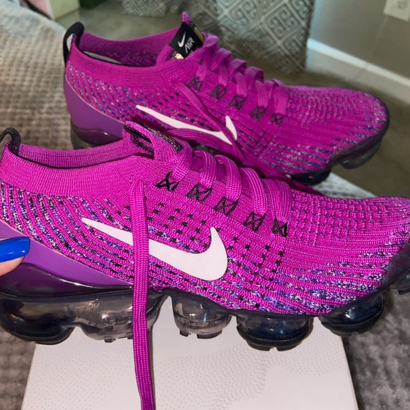 Nike Shoes - Nike Vapormax
